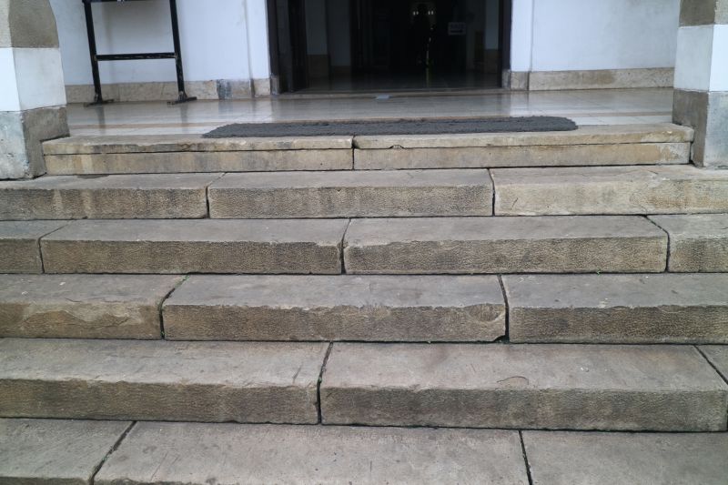 Cracked Stairs Repair in West Des Moines, IA